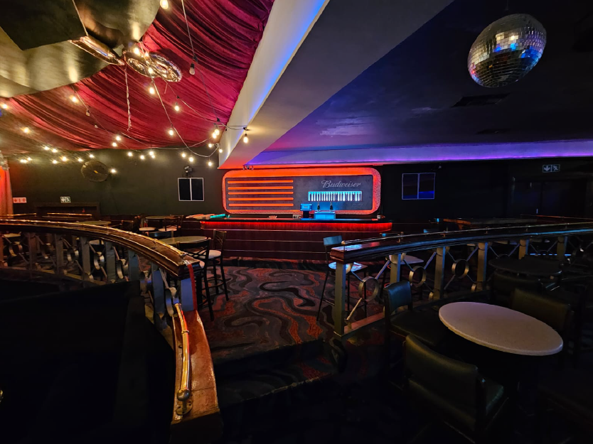 Champagne Lounge